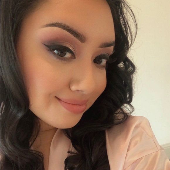 Meet your Posher, Tiffany - Picture 1 of 1